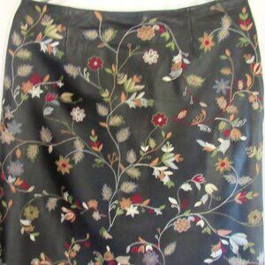 Danier Floral Embroidered Black Leather Skirt, Size 8, Lined, Gently Used B333-5